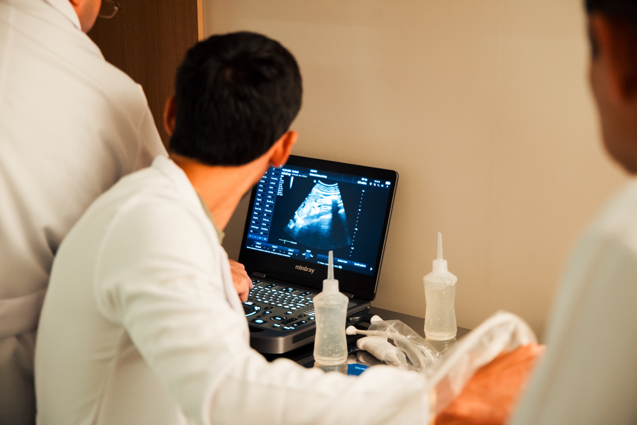 Mais plantões ou mais domínio: o que realmente ajuda a acelerar a carreira médica?